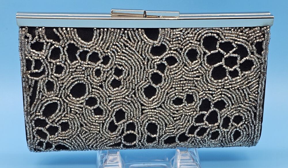 Vintage La Regale Black Beaded Kiss Lock Evening Clutch Purse HandBag Prom Club